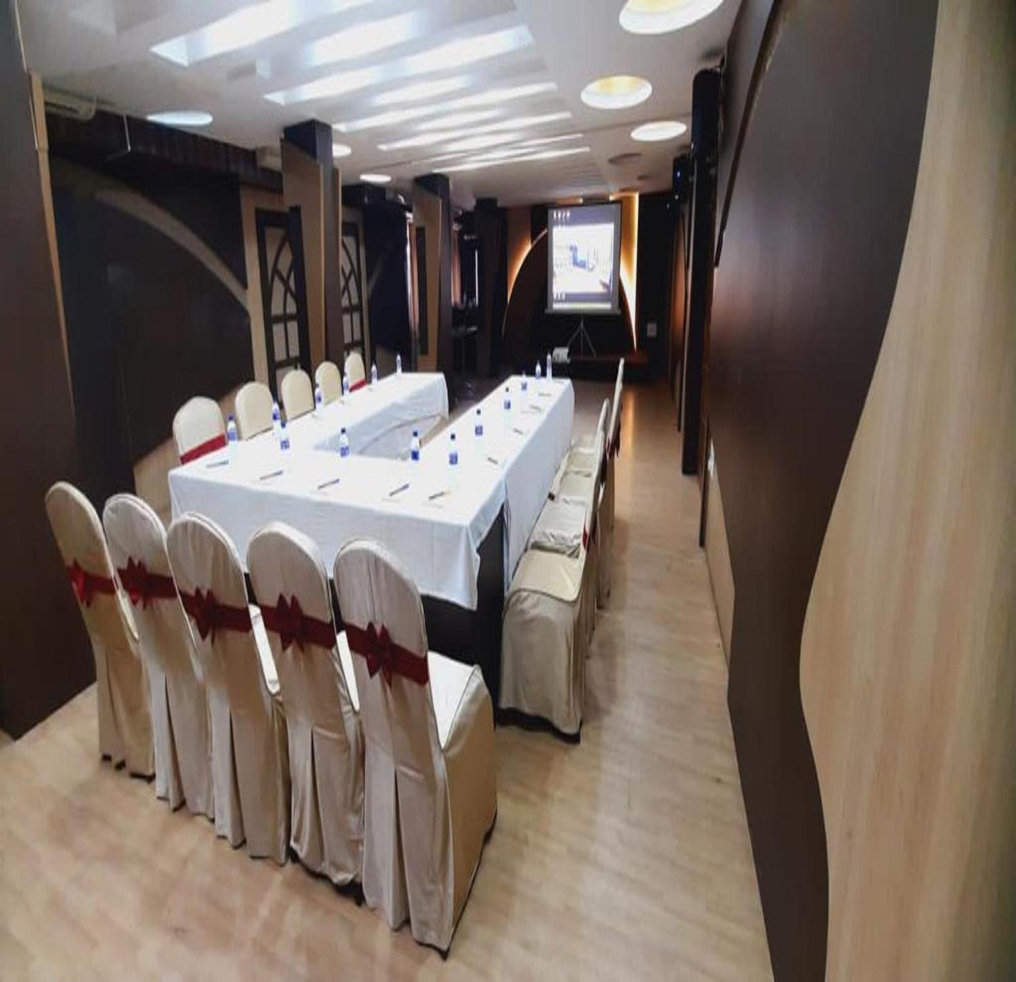 Navaratna Delight Coimbatore Buitenkant foto